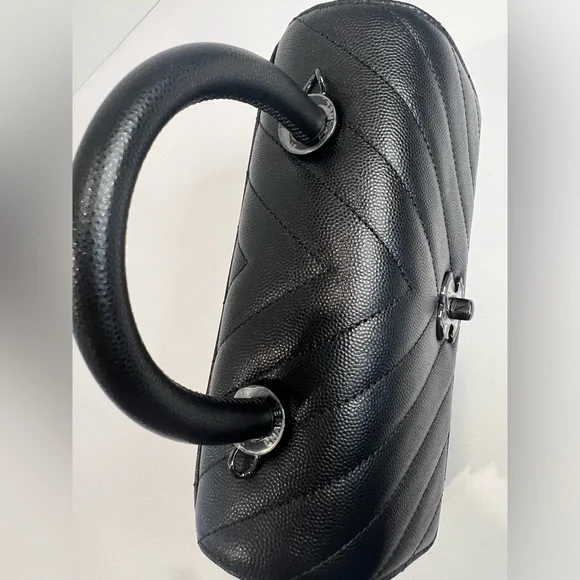 Chanel Black Chevron Coco Handle w Black Hardware - Picture 4 of 17